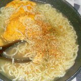 チーズが香るオムレツのせ塩ラーメン★